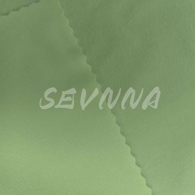 Ulepsz swoje aktywne ubrania, używając sztucznych, wygodnych materiałów
