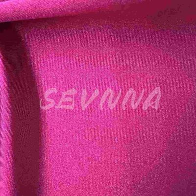 Zmiana na tkaniny z recyklingu z nylonu w celu zrównoważonej produkcji odzieży