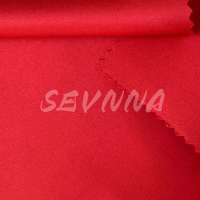 Trwałe, odporne na zmarszczki tkaniny z poliestru z recyklingu
