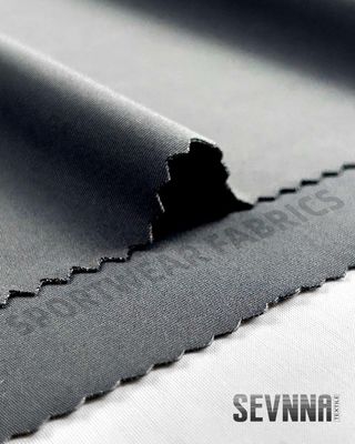 152 cm szerokość Tkanina Lycra z 72% materiałów z recyklingu i 28% Xtra Life Lycra