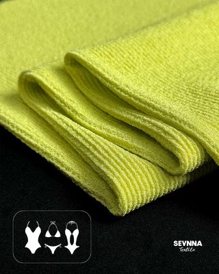 Wysokiej jakości materiał na biustonosz sportowy o szerokości 180 cm, gramaturze 285 gsm i składzie 93% poliester z recyklingu + 7% spandex, przeznaczony na wysokowydajne biustonosze sportowe na siłownię